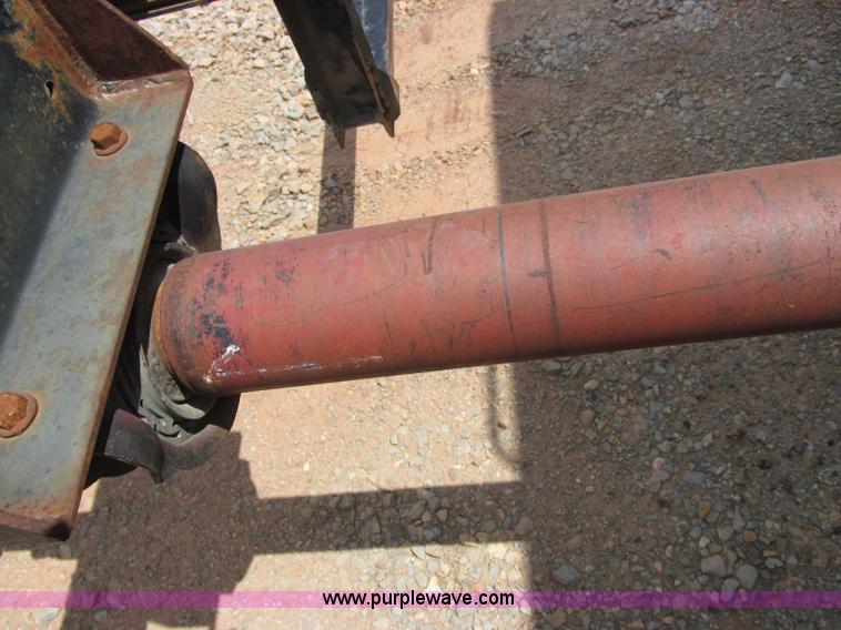 image for item F3007 1993 International 9700 semi truck