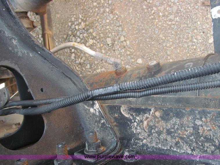 image for item F3007 1993 International 9700 semi truck