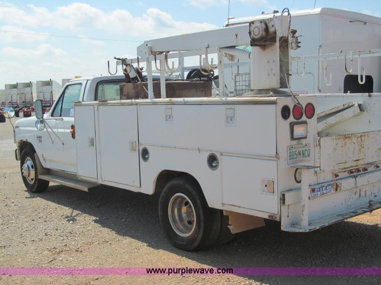 image for item F3008 1983 Ford F350 XL utility pickup truck