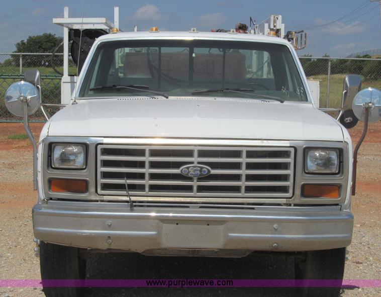 image for item F3008 1983 Ford F350 XL utility pickup truck