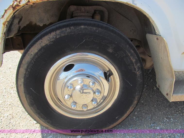 image for item F3008 1983 Ford F350 XL utility pickup truck