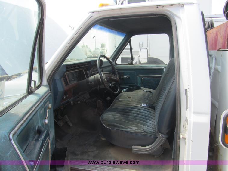 image for item F3008 1983 Ford F350 XL utility pickup truck
