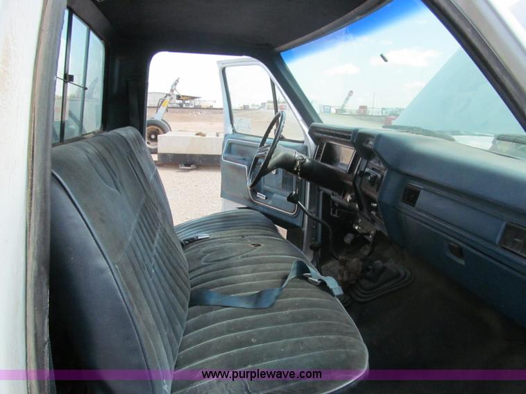 image for item F3008 1983 Ford F350 XL utility pickup truck