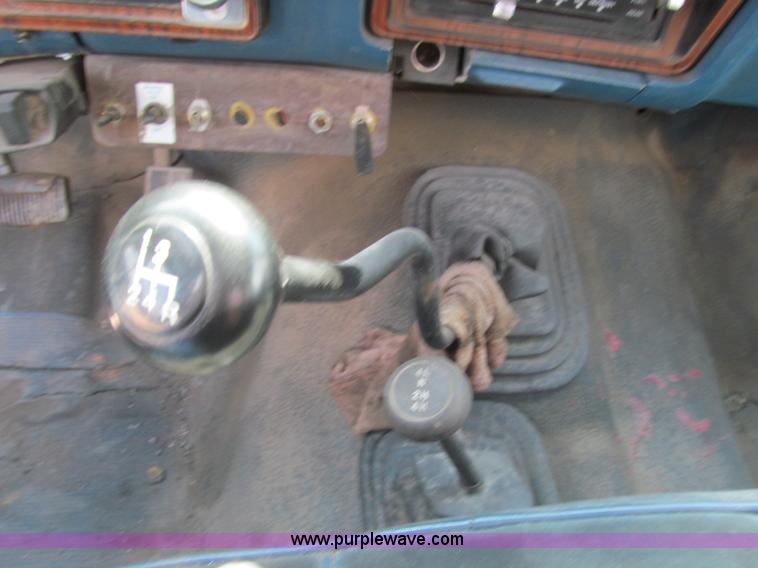 image for item F3008 1983 Ford F350 XL utility pickup truck