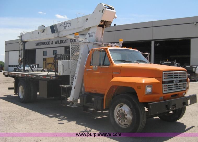 image for item A6428 1990 Ford F800 flatbed crane truck