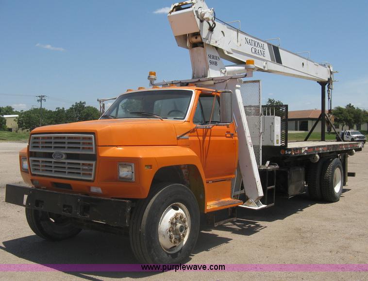 image for item A6428 1990 Ford F800 flatbed crane truck