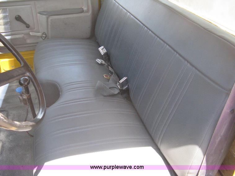 image for item A6428 1990 Ford F800 flatbed crane truck