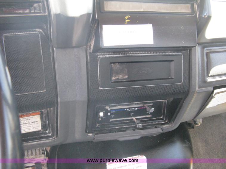 image for item A6428 1990 Ford F800 flatbed crane truck