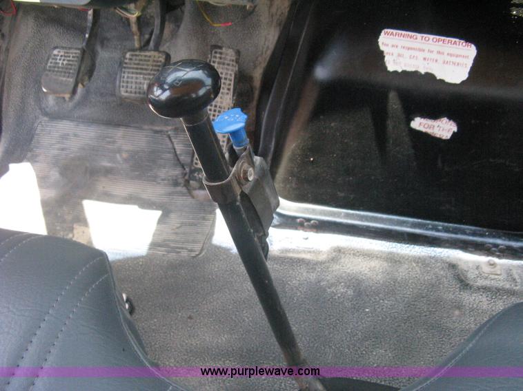 image for item A6428 1990 Ford F800 flatbed crane truck