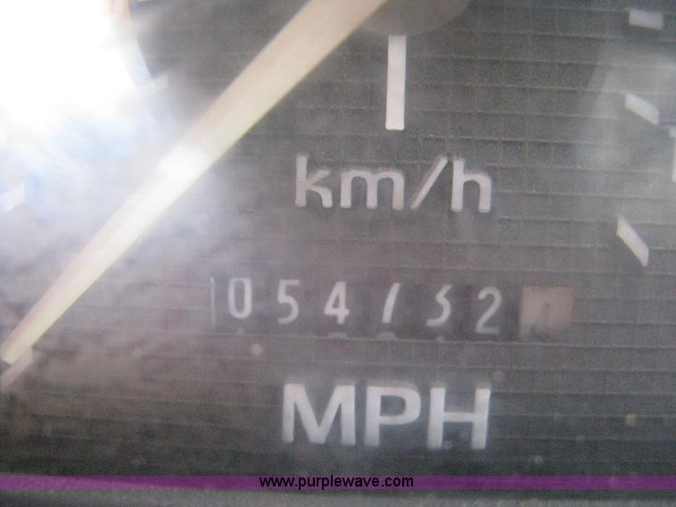 image for item A6428 1990 Ford F800 flatbed crane truck