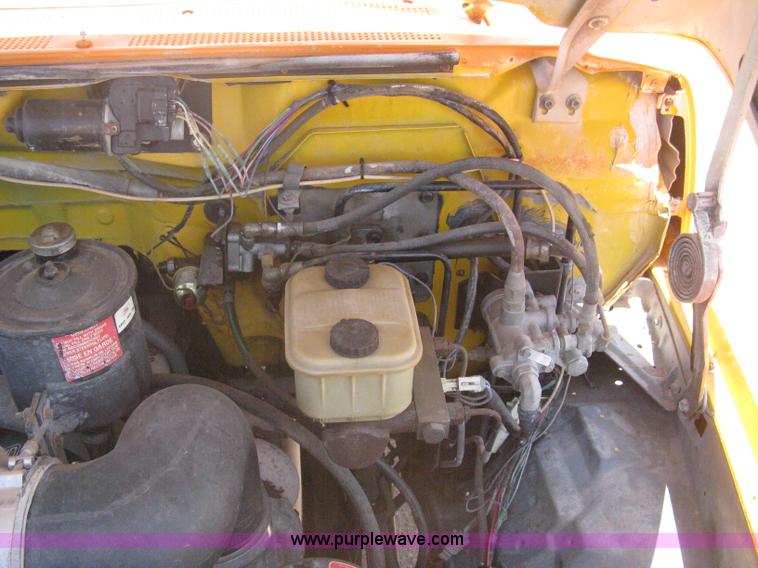 image for item A6428 1990 Ford F800 flatbed crane truck