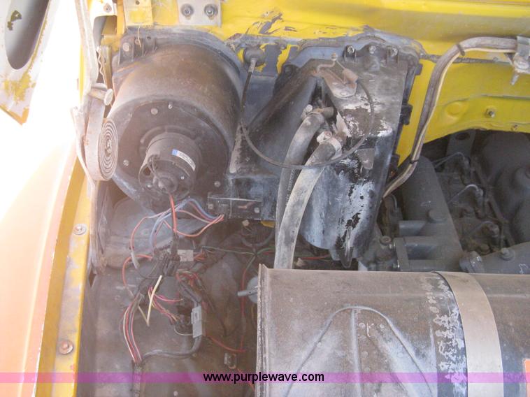 image for item A6428 1990 Ford F800 flatbed crane truck