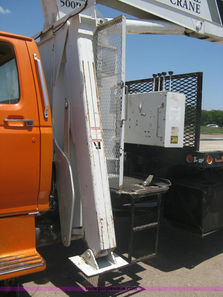 image for item A6428 1990 Ford F800 flatbed crane truck