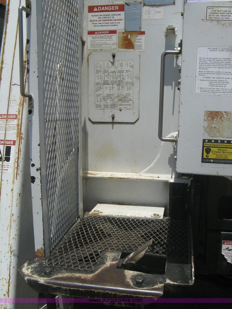 image for item A6428 1990 Ford F800 flatbed crane truck