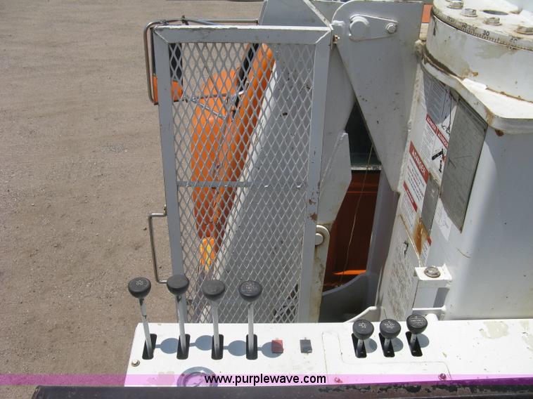 image for item A6428 1990 Ford F800 flatbed crane truck