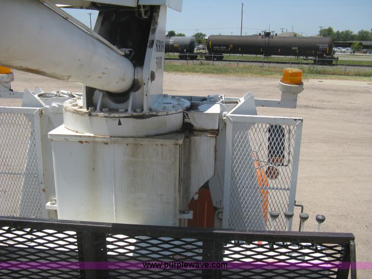 image for item A6428 1990 Ford F800 flatbed crane truck