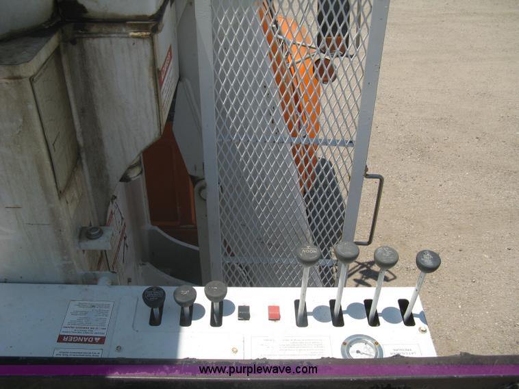 image for item A6428 1990 Ford F800 flatbed crane truck