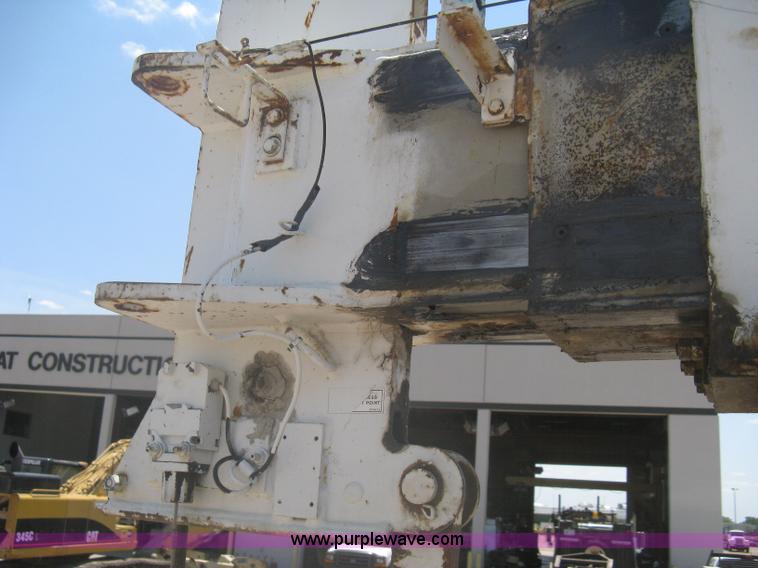 image for item A6428 1990 Ford F800 flatbed crane truck