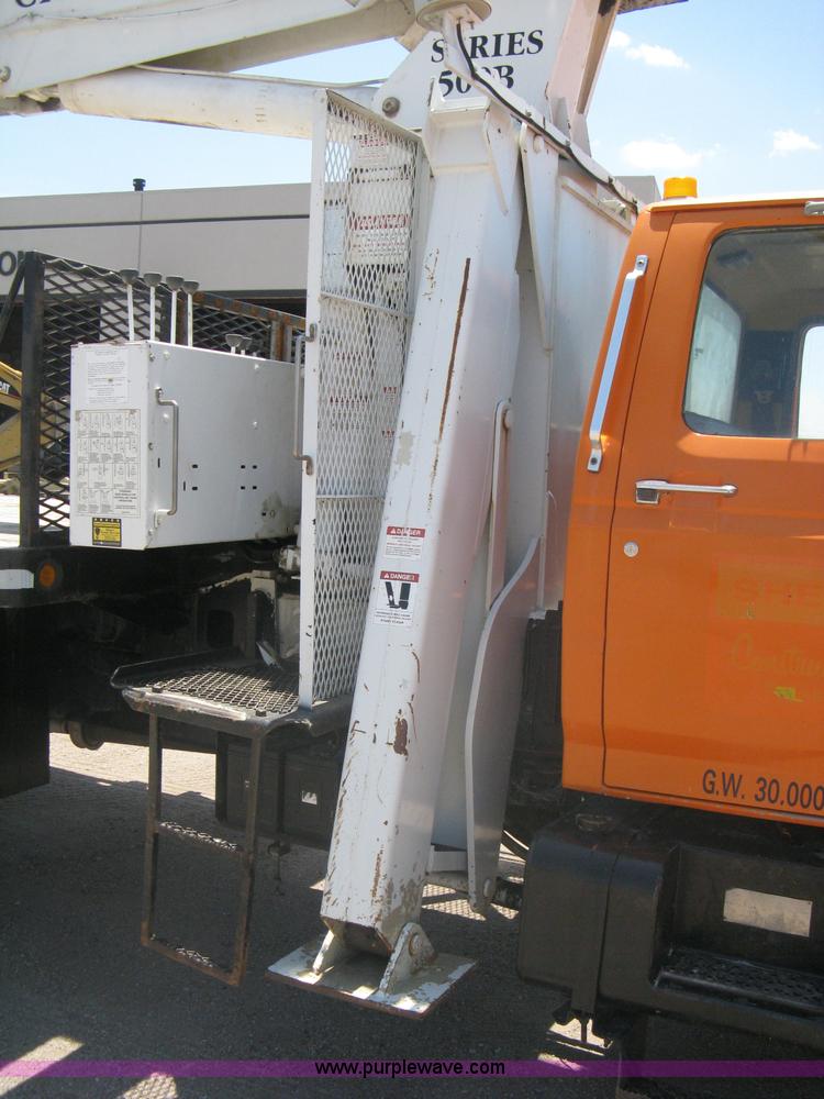 image for item A6428 1990 Ford F800 flatbed crane truck