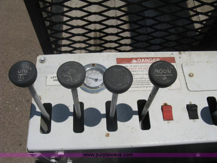 image for item A6428 1990 Ford F800 flatbed crane truck