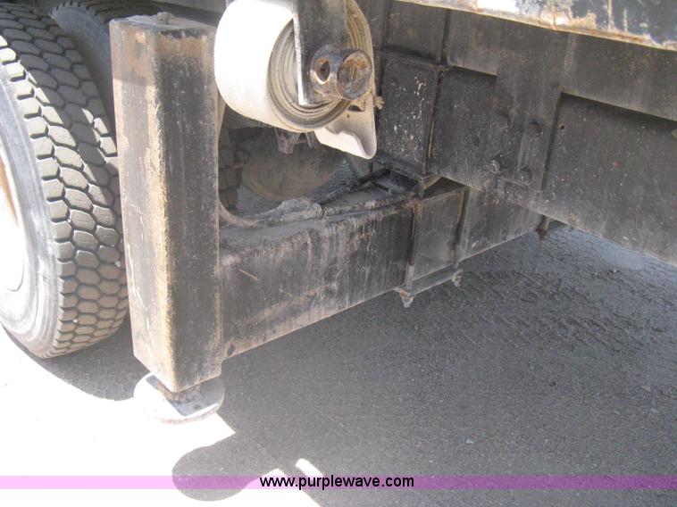 image for item A6428 1990 Ford F800 flatbed crane truck