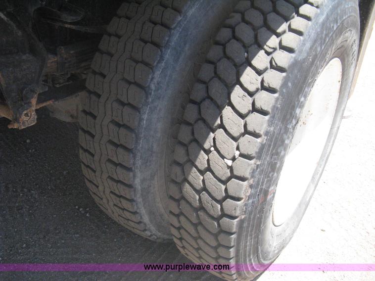 image for item A6428 1990 Ford F800 flatbed crane truck