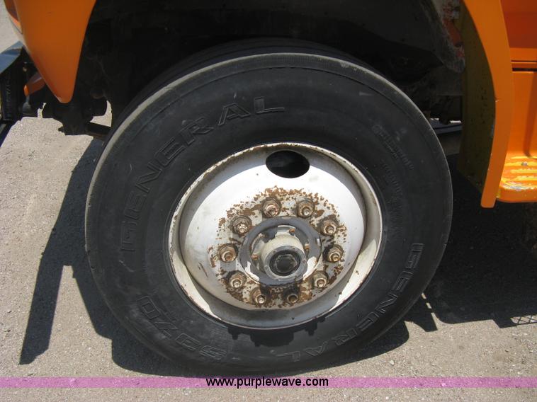 image for item A6428 1990 Ford F800 flatbed crane truck