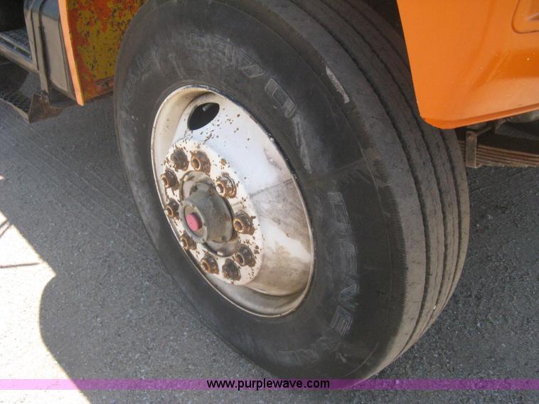 image for item A6428 1990 Ford F800 flatbed crane truck