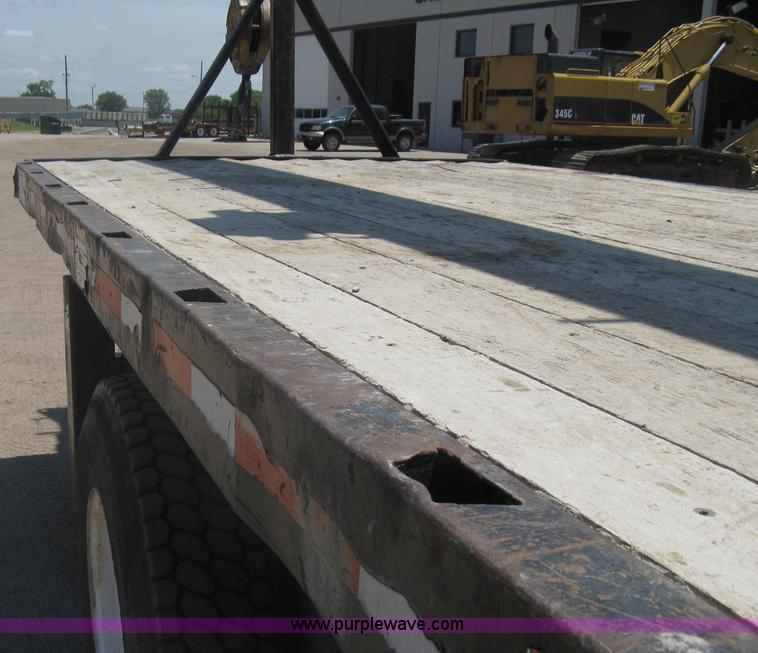 image for item A6428 1990 Ford F800 flatbed crane truck