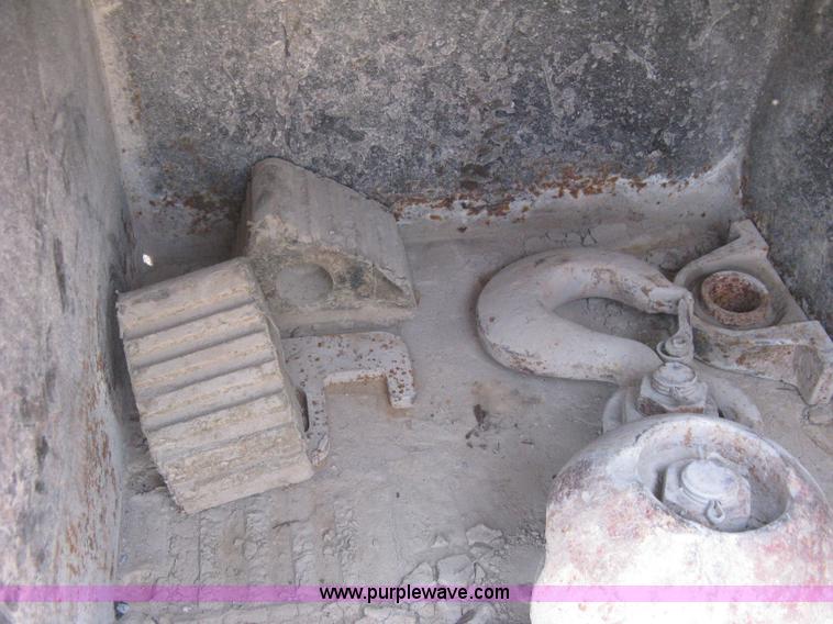 image for item A6428 1990 Ford F800 flatbed crane truck