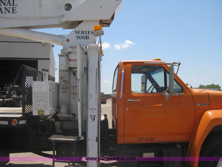 image for item A6428 1990 Ford F800 flatbed crane truck