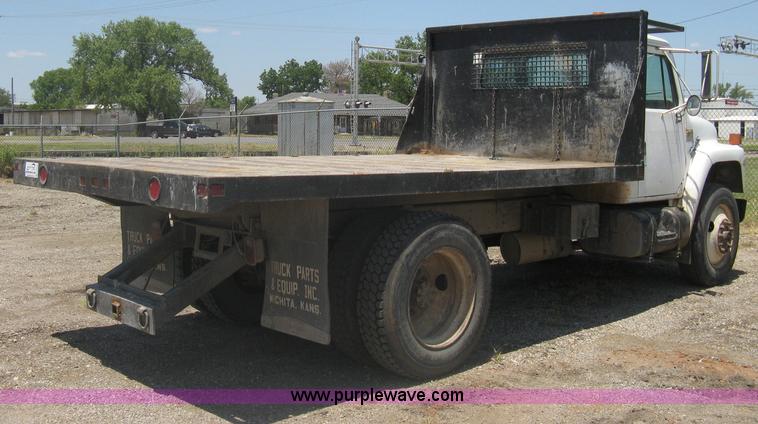 image for item A6429 1988 International S1700 flatbed dump truck