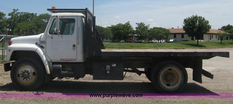 image for item A6429 1988 International S1700 flatbed dump truck