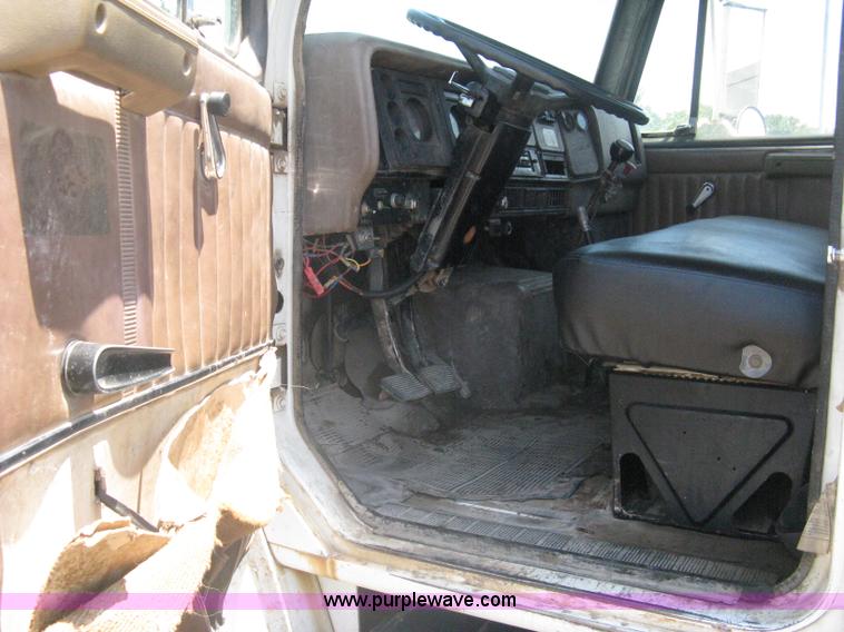 image for item A6429 1988 International S1700 flatbed dump truck