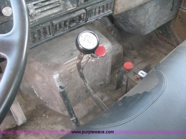 image for item A6429 1988 International S1700 flatbed dump truck