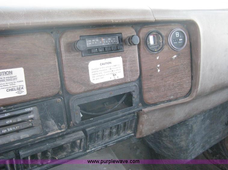 image for item A6429 1988 International S1700 flatbed dump truck