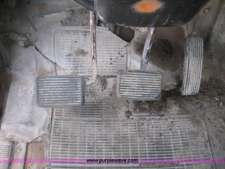 image for item A6429 1988 International S1700 flatbed dump truck