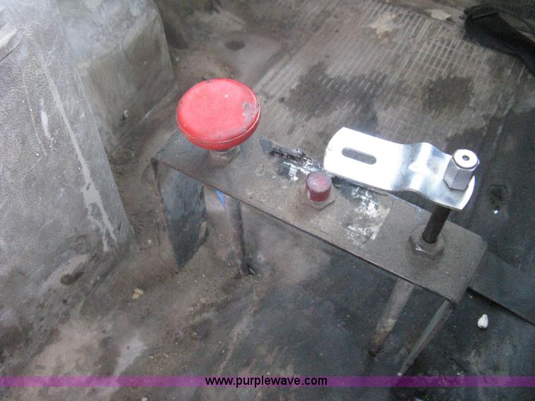 image for item A6429 1988 International S1700 flatbed dump truck