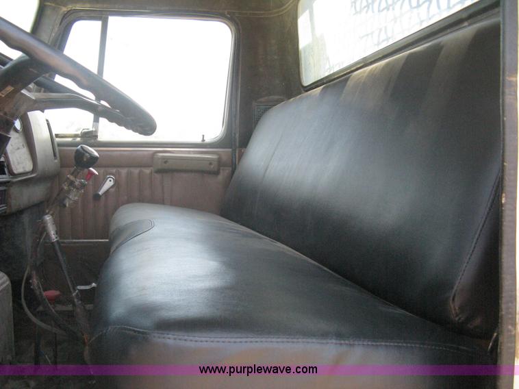 image for item A6429 1988 International S1700 flatbed dump truck