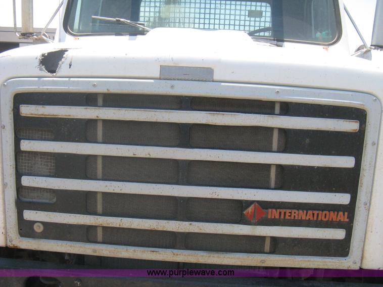 image for item A6429 1988 International S1700 flatbed dump truck