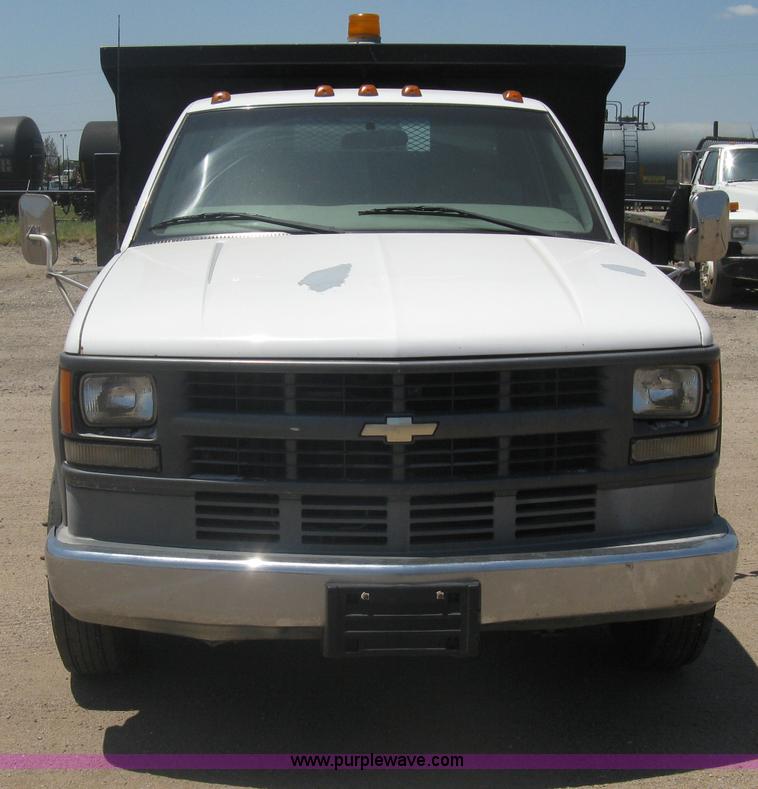 image for item A6431 1999 Chevrolet 3500 HD dump truck
