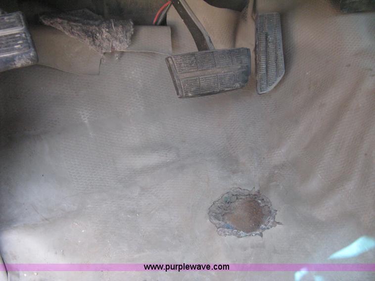 image for item A6431 1999 Chevrolet 3500 HD dump truck