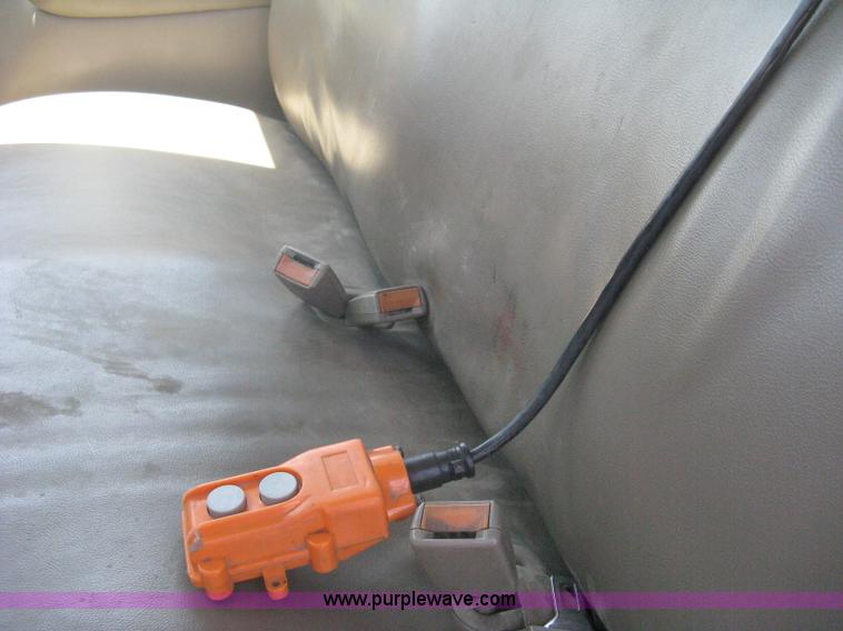 image for item A6431 1999 Chevrolet 3500 HD dump truck