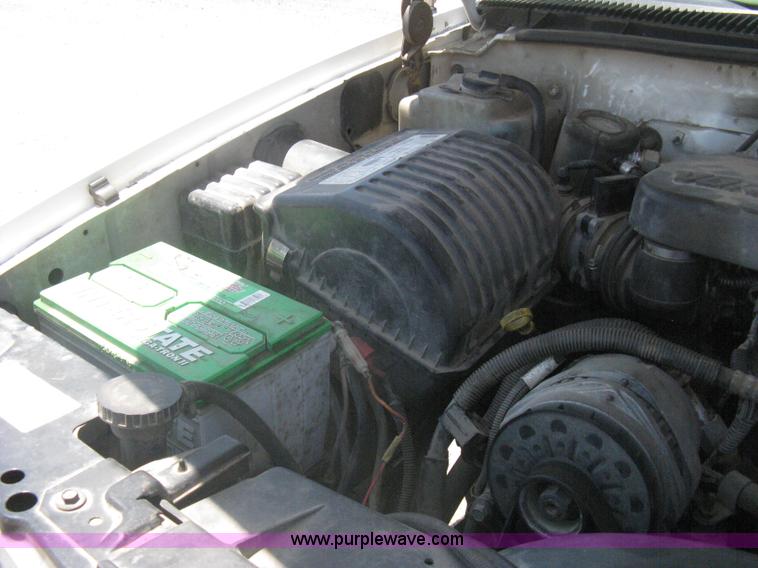 image for item A6431 1999 Chevrolet 3500 HD dump truck