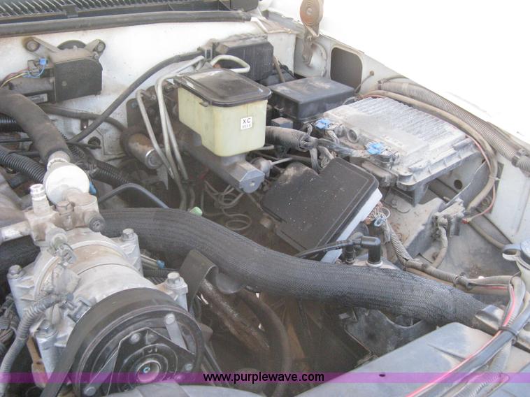 image for item A6431 1999 Chevrolet 3500 HD dump truck