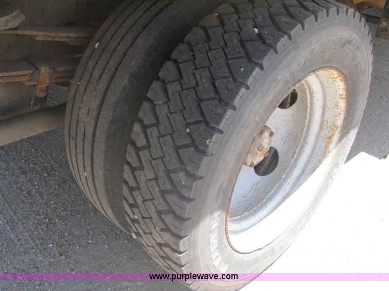 image for item A6431 1999 Chevrolet 3500 HD dump truck