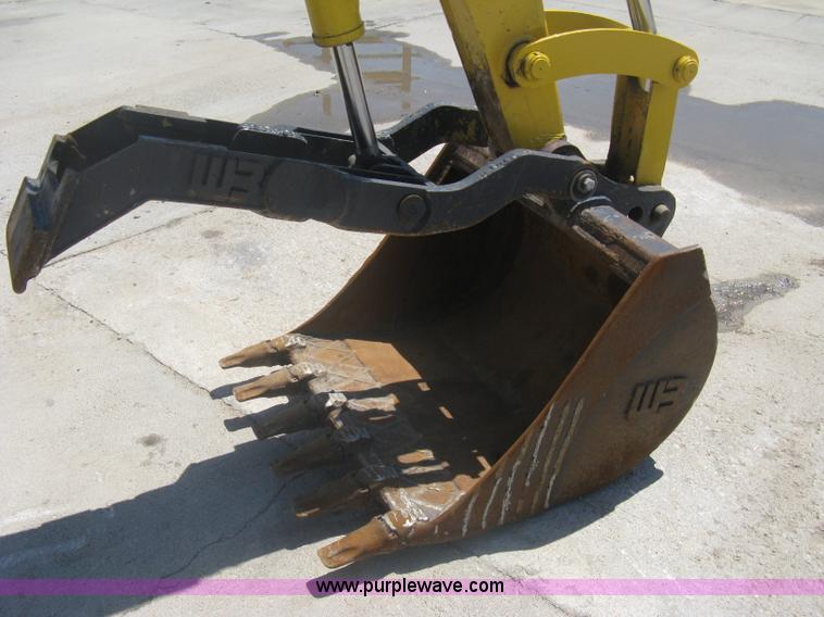 image for item A6432 2000 Komatsu PC75R excavator