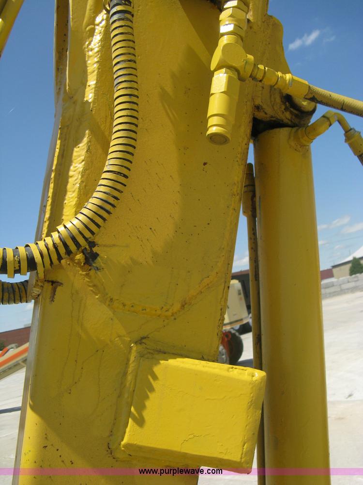 image for item A6432 2000 Komatsu PC75R excavator