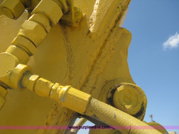image for item A6432 2000 Komatsu PC75R excavator