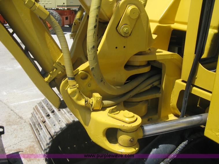 image for item A6432 2000 Komatsu PC75R excavator